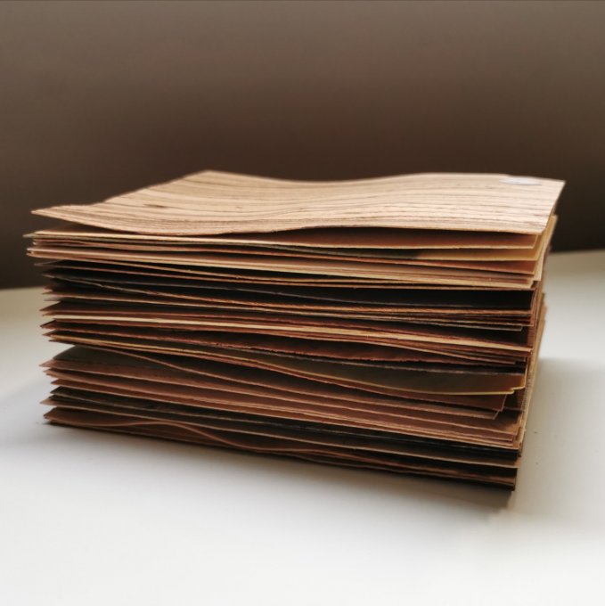 Nuancier 45 essences de placage-bois  10 x 15 cm