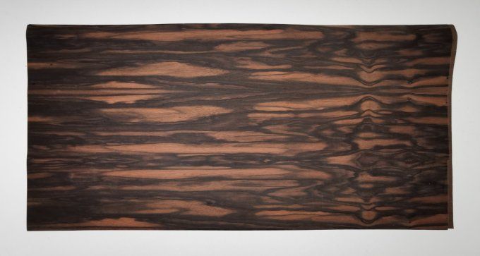 Ebène de Macassar sur support non tissé 70 x 34 cm  C