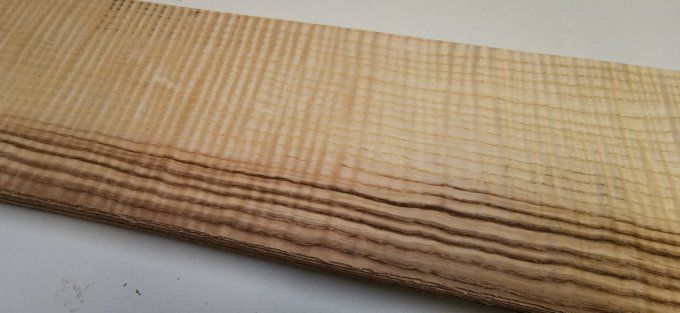 Frêne Olivier ondé 70 x 10 cm L67