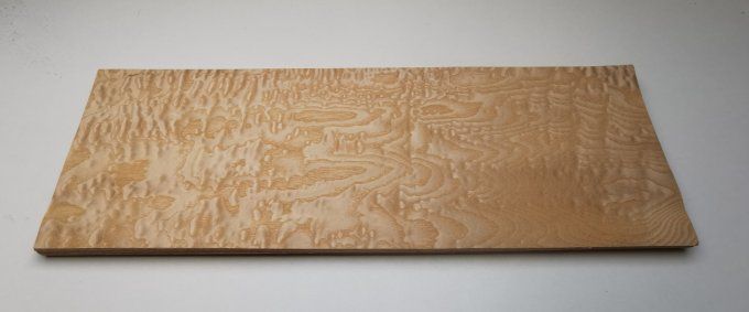 Frêne pommelé 64 x 22 cm L31