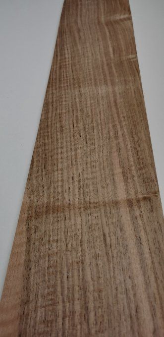 Lot 24x Noyer 58 x 12 cm = 1.67 m²  L139