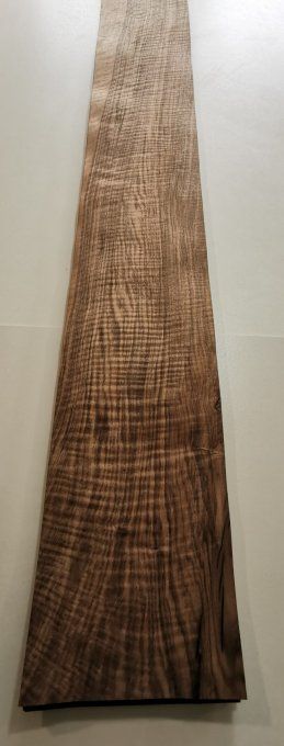Lot 10 feuilles de Noyer 170 x 20 cm  = 3.4 m²  L9
