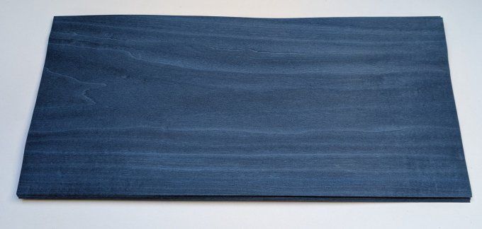 Tulipier teinté bleu nuit placages.fr