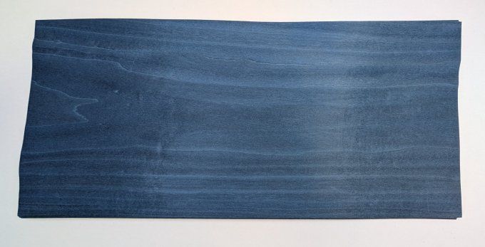 Tulipier teinté bleu nuit placages.fr