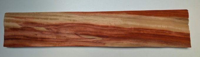 Padouk 74 x14 cm ép 0.6 mm (235)