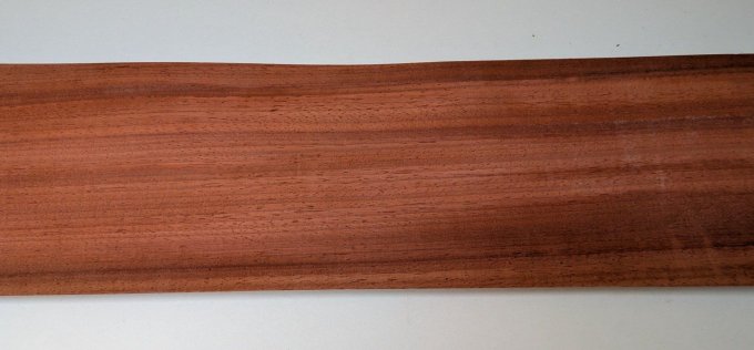 Padouk 75 x 17 cm ép 0.6 mm (86)
