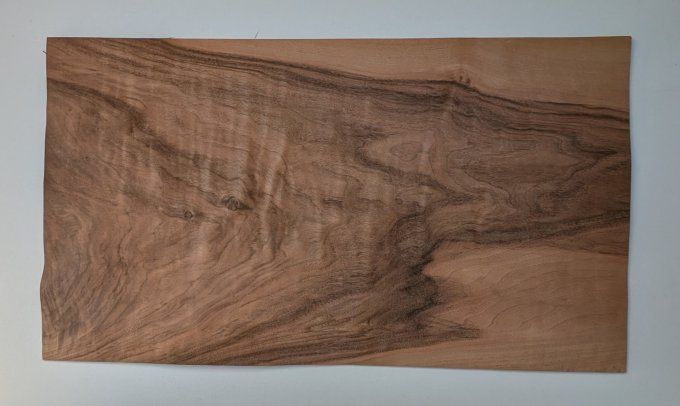 Noyer 74 x 42 cm ép 0.6 mm (AC)