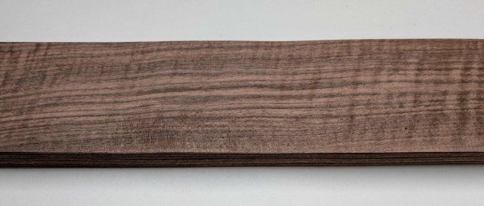 Noyer français ondé 74 x 10 cm ép 0.6 mm (48)
