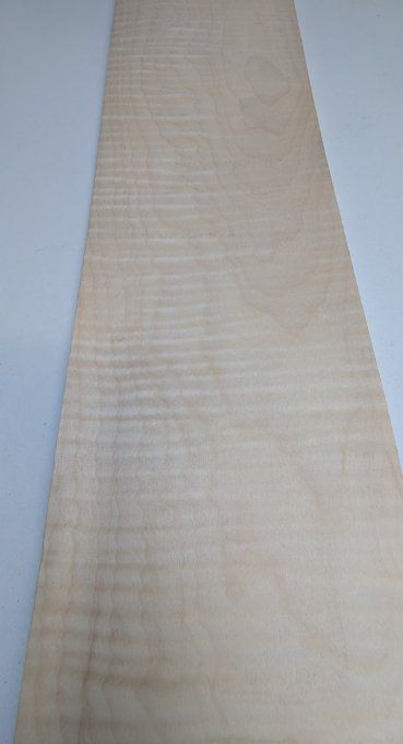 Erable ondé 77 x 15 cm ép 0.6 mm (92)