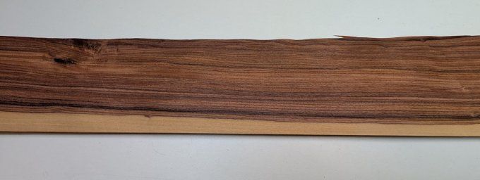 Palissandre santos 64 x 11 cm ép 0.6 mm (84)