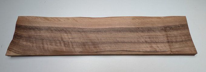 Noyer 77 x 17 cm ép 0.6 mm (92)