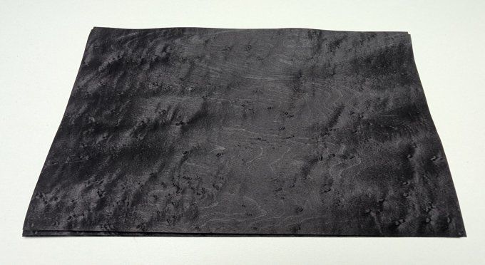 Erable moucheté noir 20 x 30 cm ép 0.6 mm  