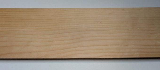 Epicéa 78 x 18 cm ép 0.7 mm (217)