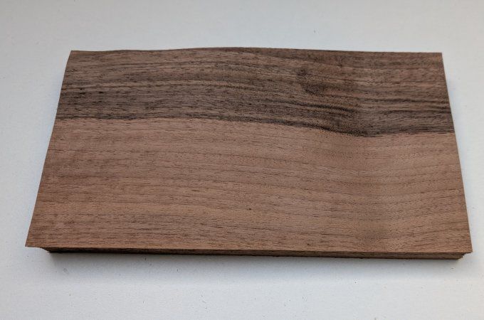 Lot 32x Noyer 25 x 13 cm= 1.04 m² ép 0.6 mm (92)