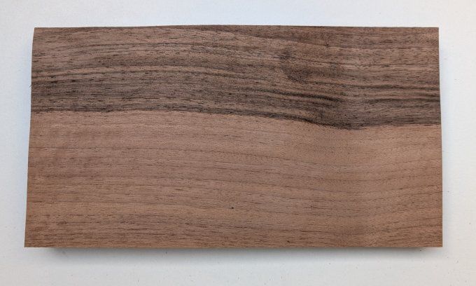 Lot 32x Noyer 25 x 13 cm= 1.04 m²  ép 0.6 mm (92) 